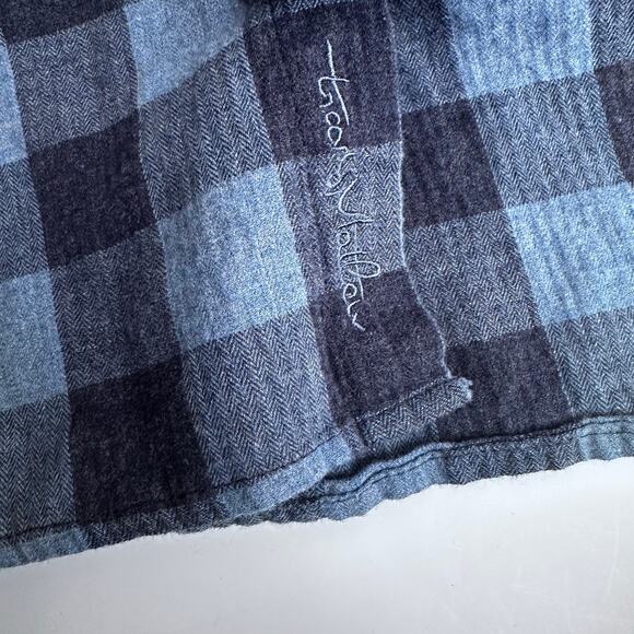 Travis Mathew BUTTON-UP flannel - Picture 9 of 9